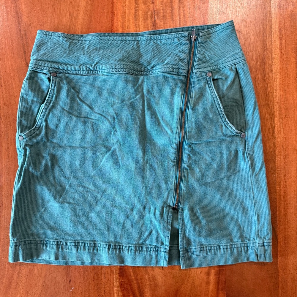 Prana Women's Green Full zip Mini Skirt Size 4